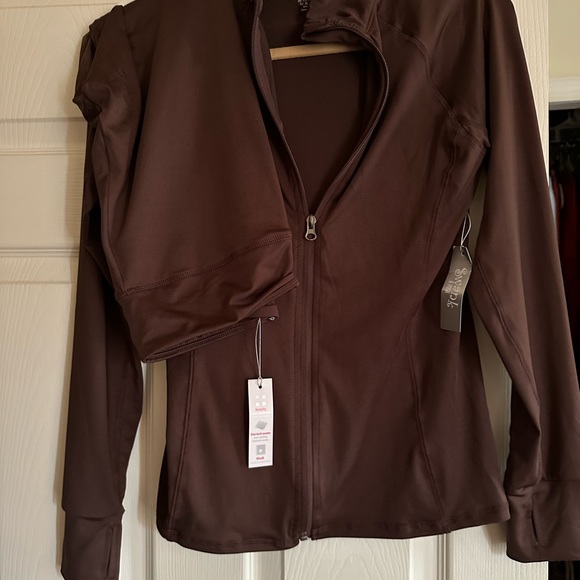 Easy Fit Athletic Set - Picture 3 of 4